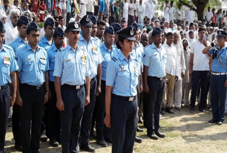 Last rites of Aircraftman Shaheed Pankaj Sangwan at Kohla village in Sonipat
