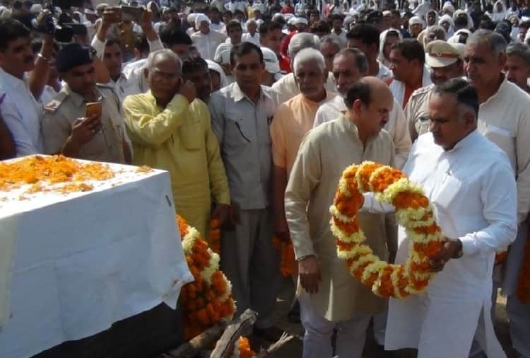 Last rites of Aircraftman Shaheed Pankaj Sangwan at Kohla village in Sonipat