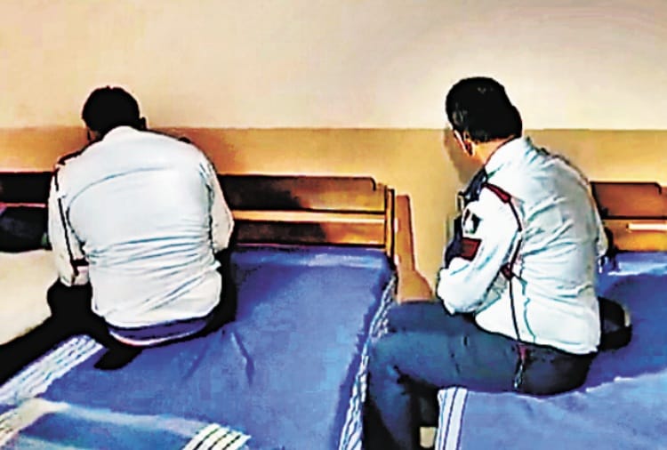 Traffic Policeman was sleeping in ac rooms during duty at chandigarh