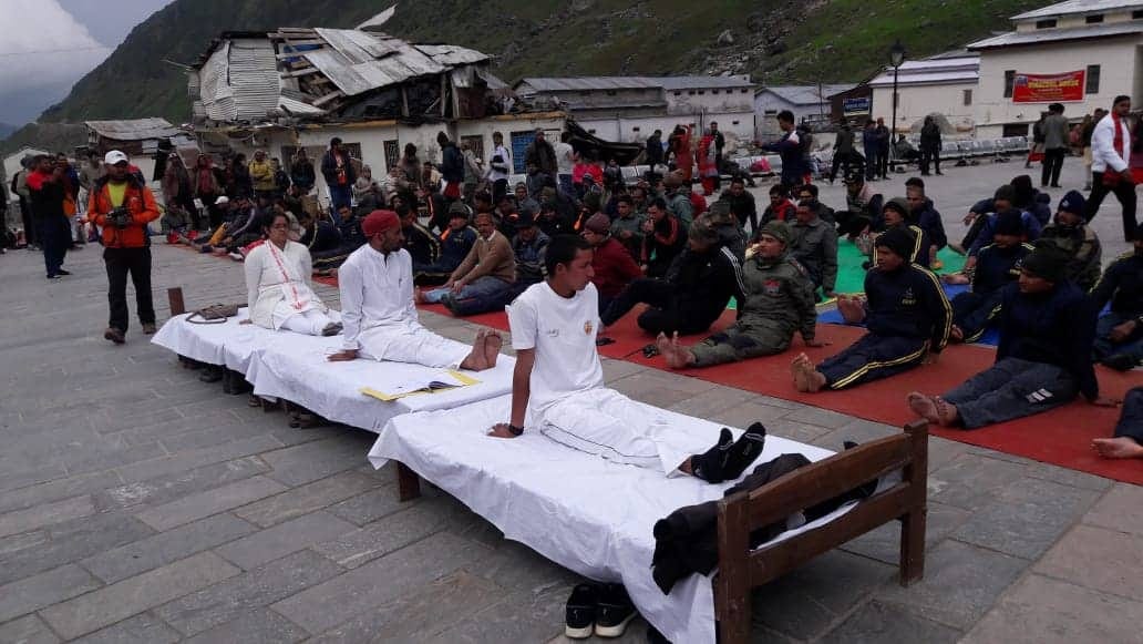 International yoga day 2019 yog in kedarnath temple