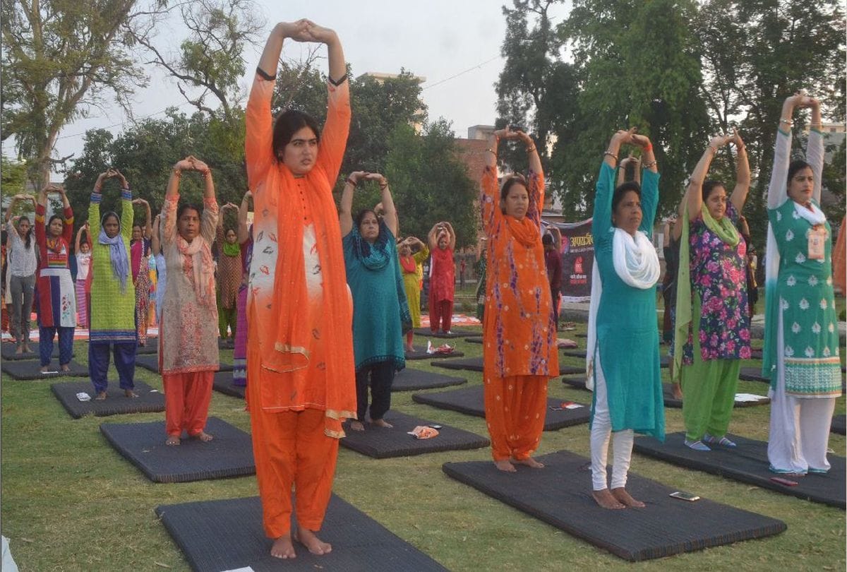 Aparajita 100 Million Smiles held yoga camp on World Yoga day in etah