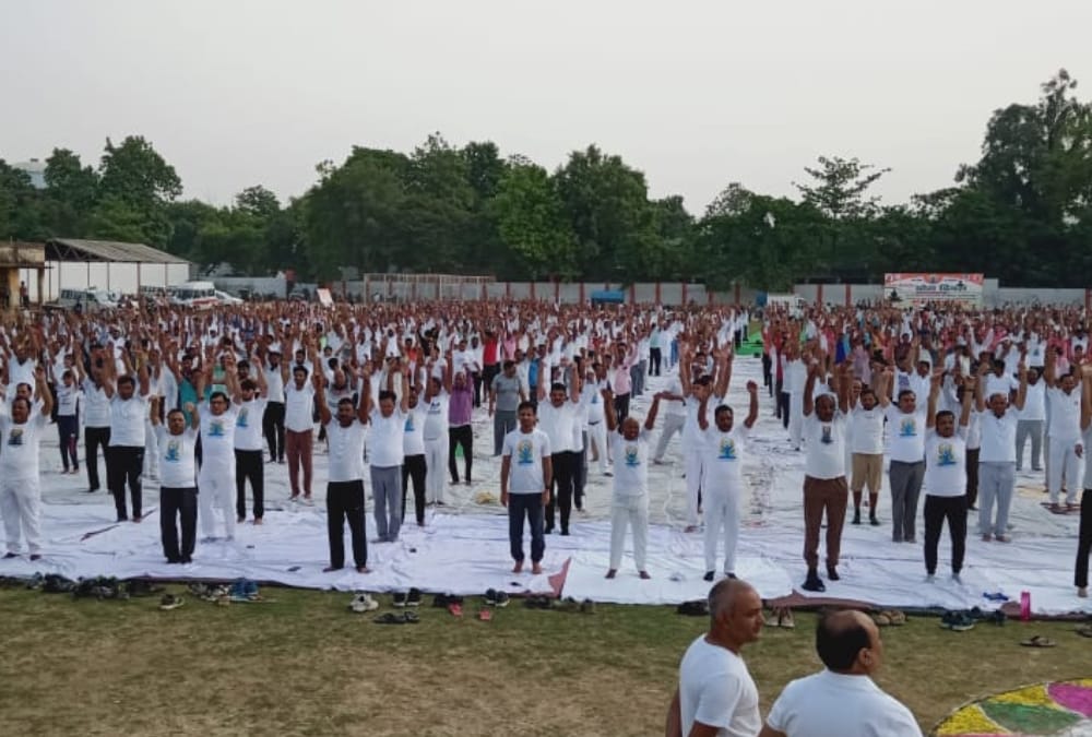 Pics of International Yoga Day Uttar Pradesh.