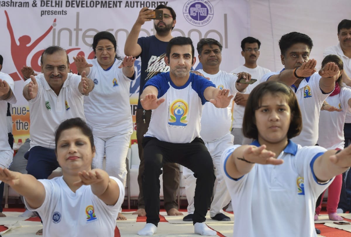 International Yoga Day 2019 see photos smriti irani modi rajnath singh gambhir others doing yoga
