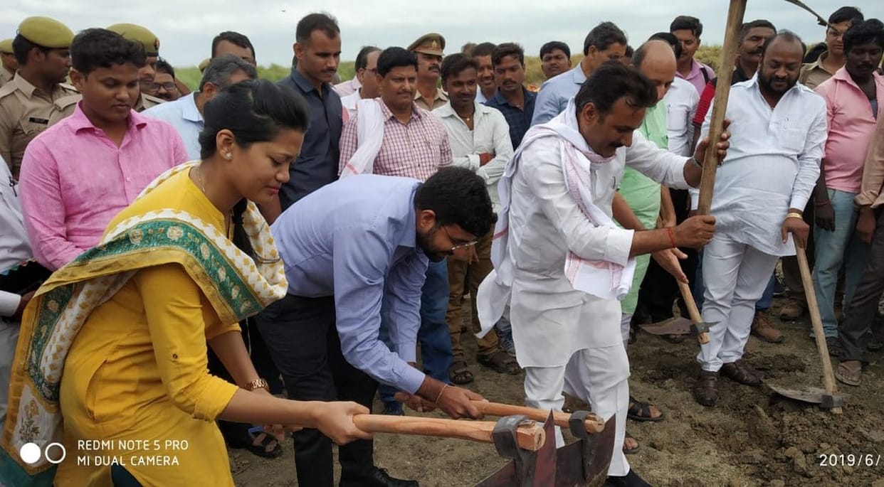 जीवन के अमृत संचय को उतरा प्रशासन संग जनमानस