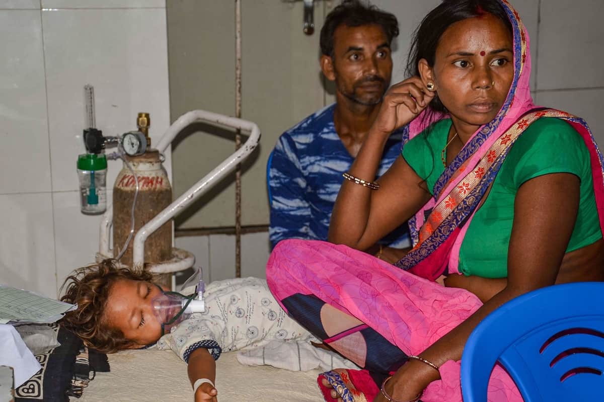 Encephalitis accompanied by viral fever and pneumonia