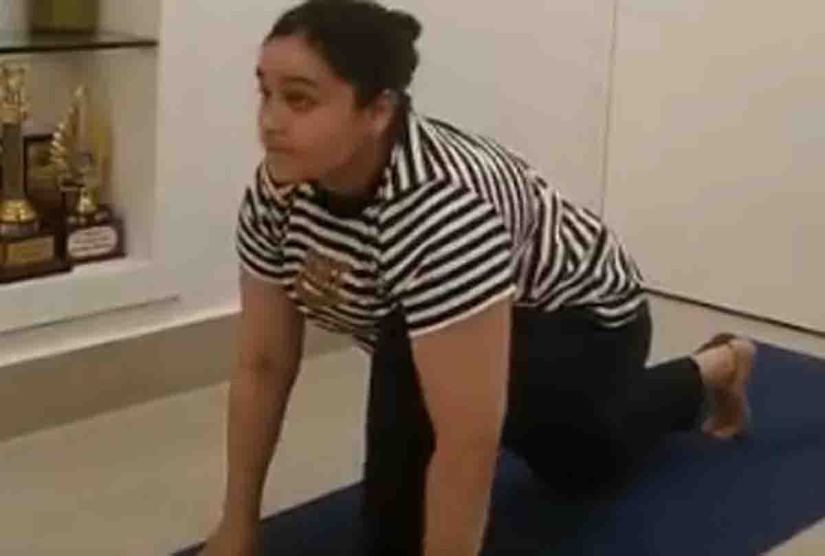 mulayam singh yadav daughter in law aparna yadav yoga