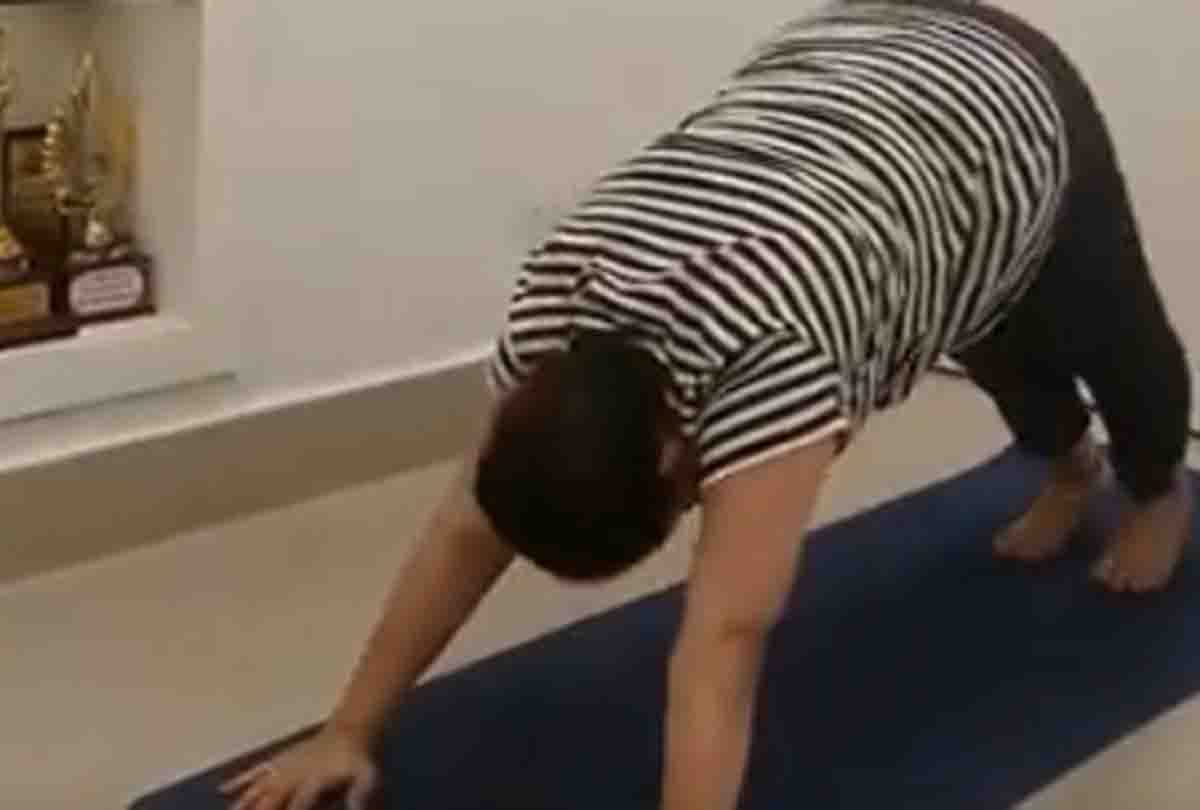 mulayam singh yadav daughter in law aparna yadav yoga
