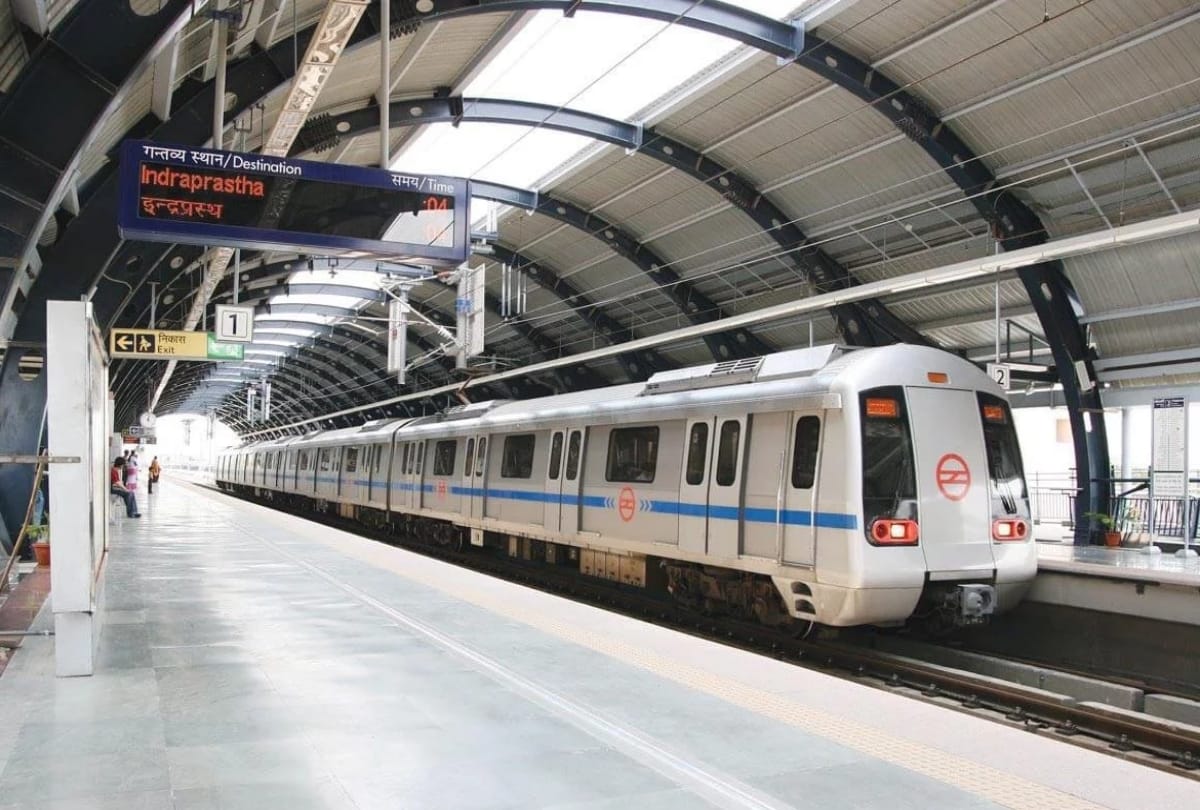 article 370 revoked Delhi metro put on high alert