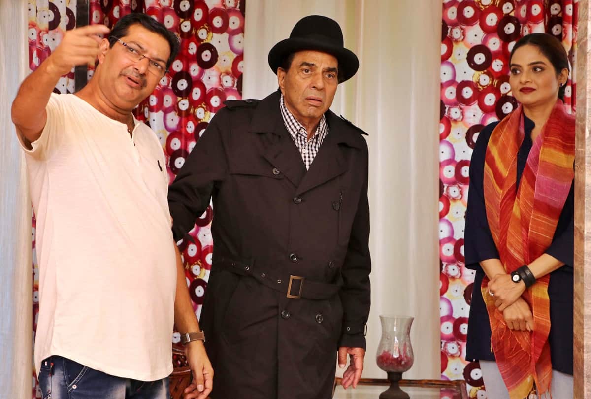 Dharmendra Signed Horror Comedy Film ‘Khalli Balli’