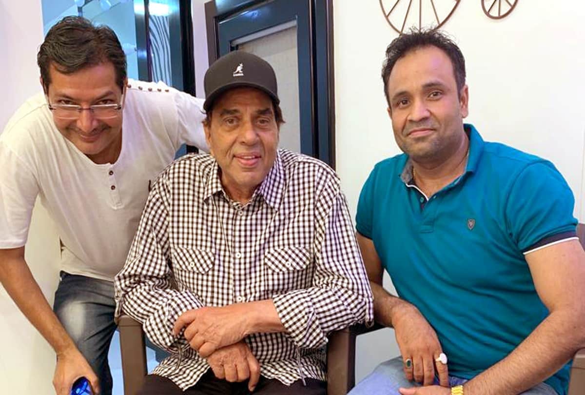 Dharmendra Signed Horror Comedy Film ‘Khalli Balli’