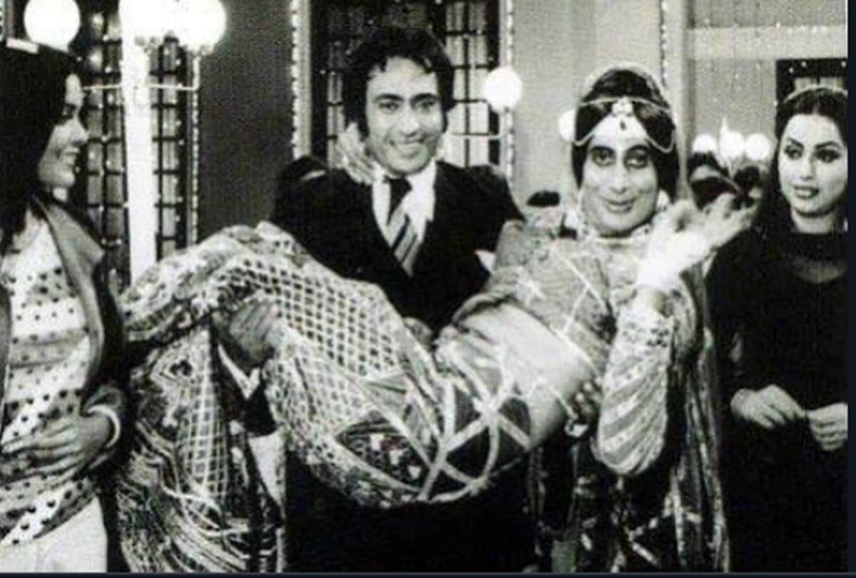 Jaya bachchan leave theater after saw amitabh bachchan laawaris song mere angne Mein