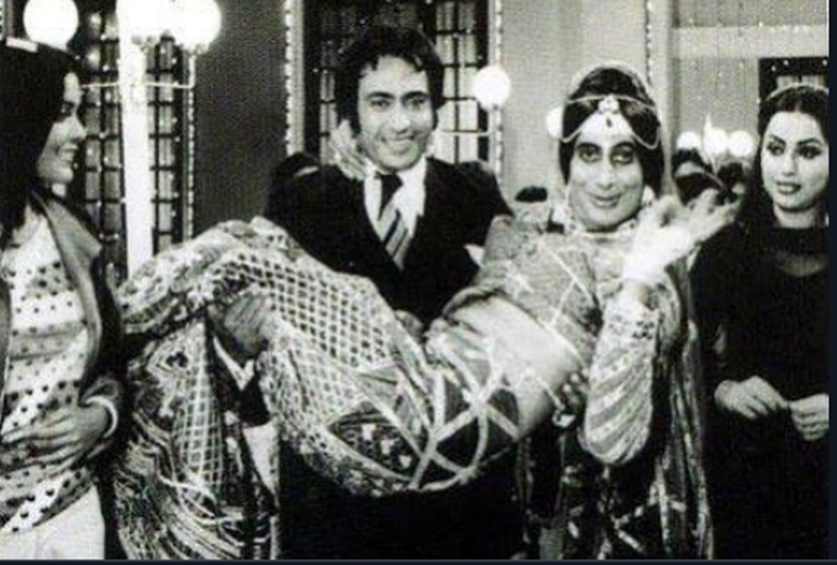 Amitabh Bachchan In Laawaris Here Are Actors Who Wear Female Getup For Film