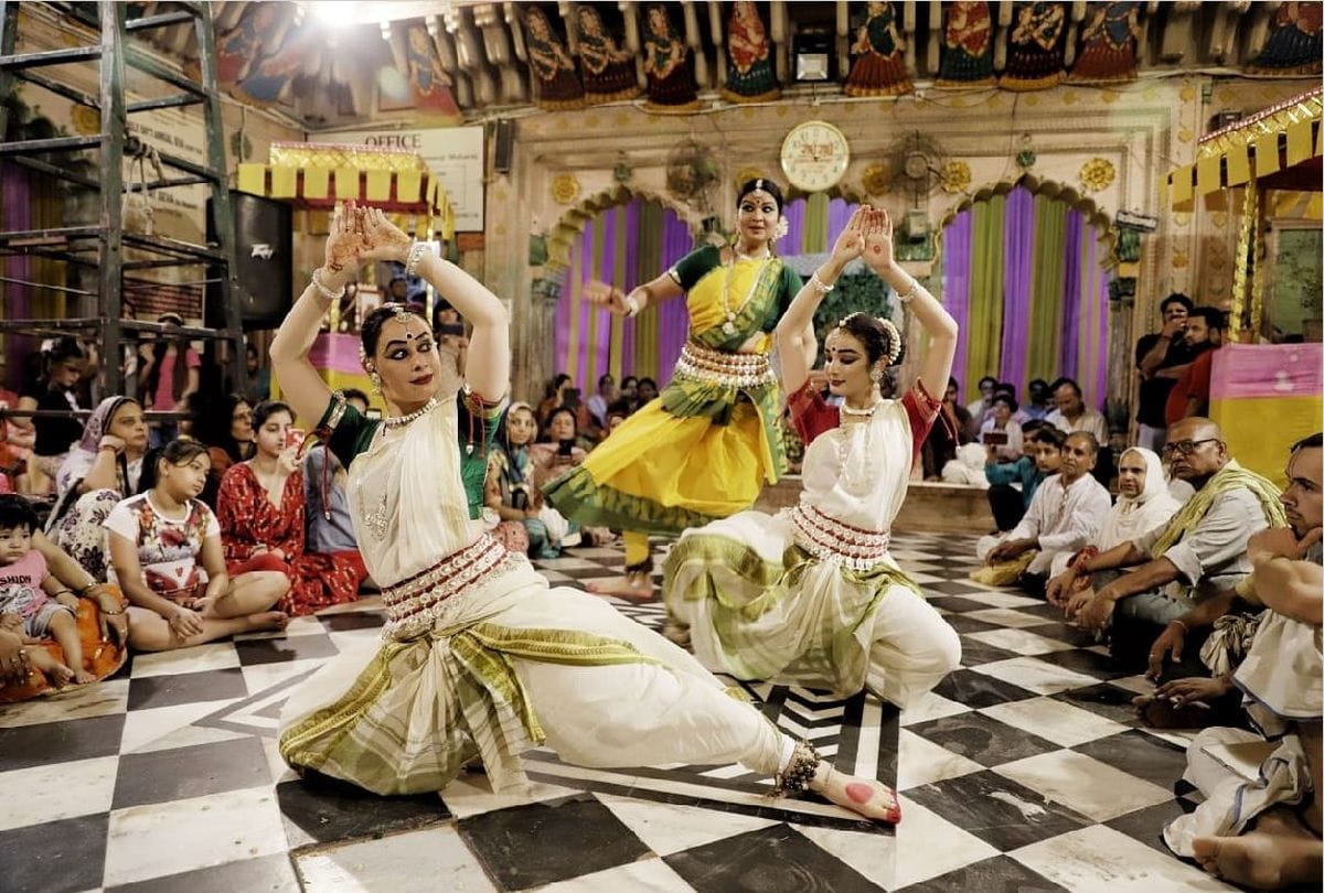 artist performs odyssey Dance in radharaman temple vrindavan