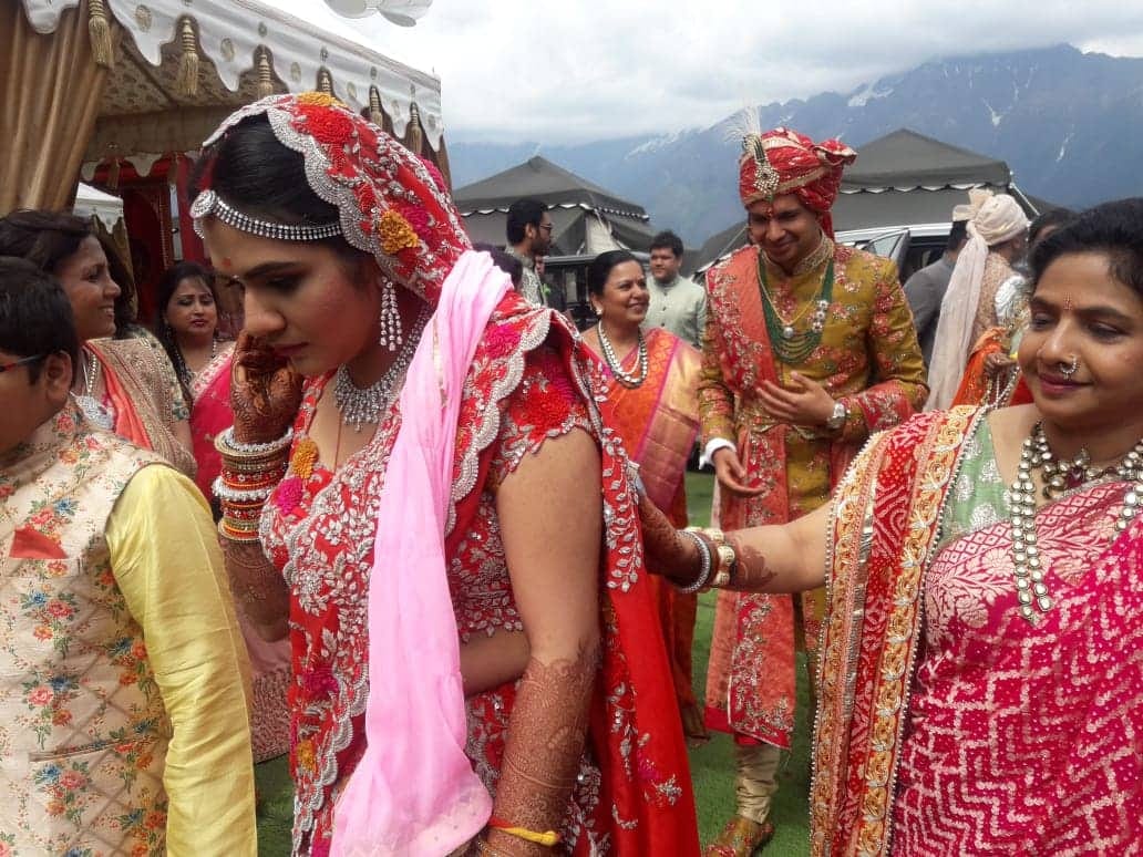 Auli shahi shadi: 200 crore marriage new bride looking so beautiful