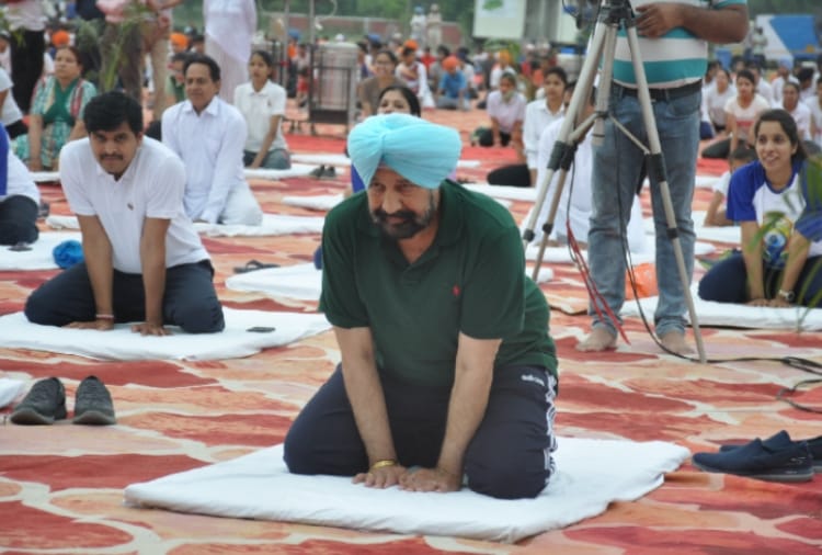 International Yoga Day 2019, Punjab Government Will Celebrate Yoga Day In Mohali