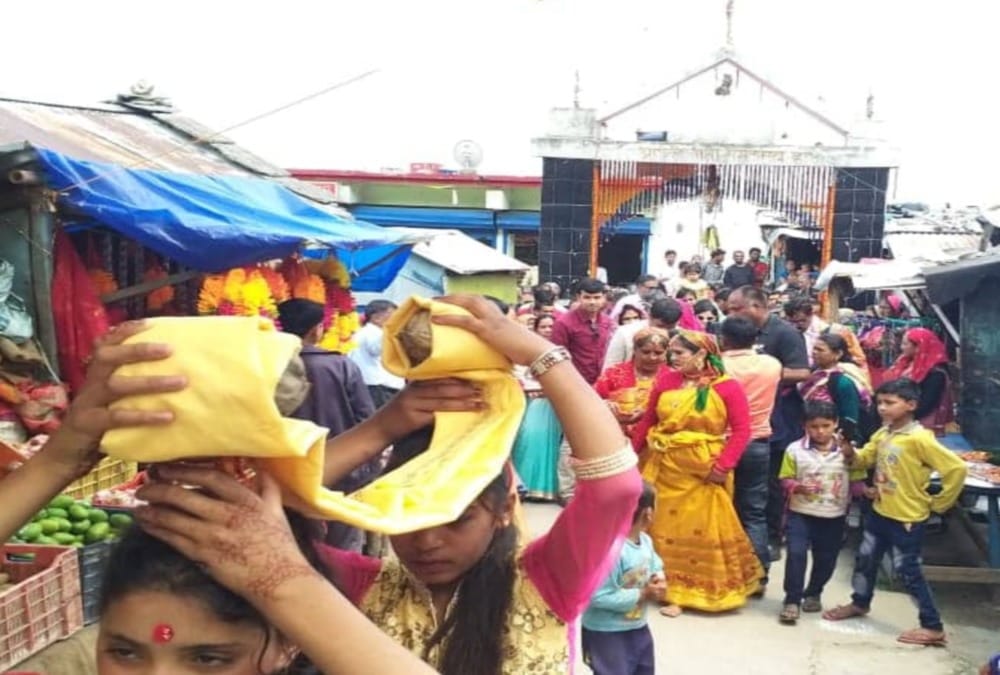 Auli shahi shadi: Gupta brothers son and bahu doing worship in Triyuginarayan Temple