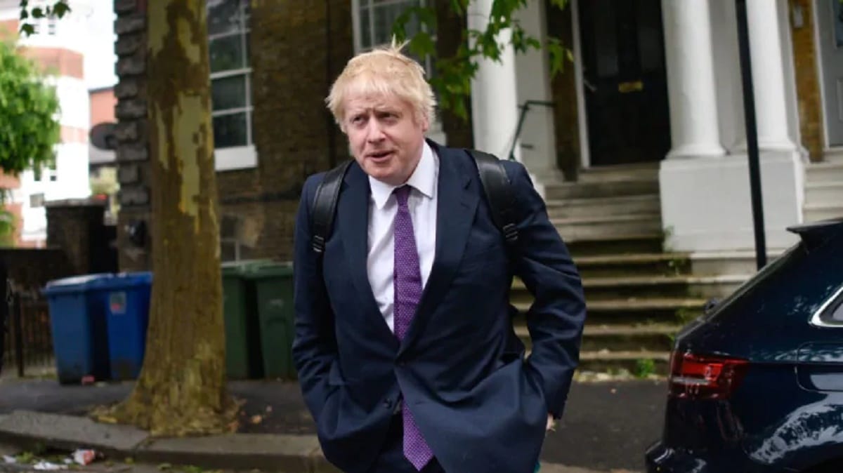 A secret spy has warned that the threat of a right-wing attacks on Britain has deepened