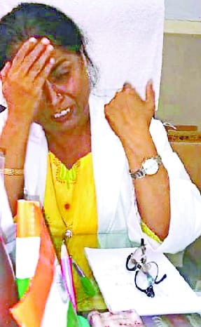 पत्नी को सीएमएस बनवाने को गुप्ता धमकाते थे.. फंसवा देंगे झूठा