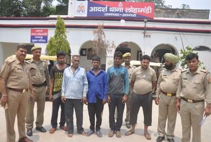 पुलिस की गिरफ्त में पांचों चोर