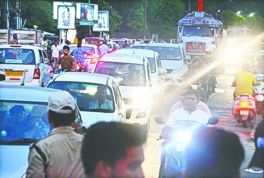 Traffic jam on weekend again in Uttarakhand Tourist rush