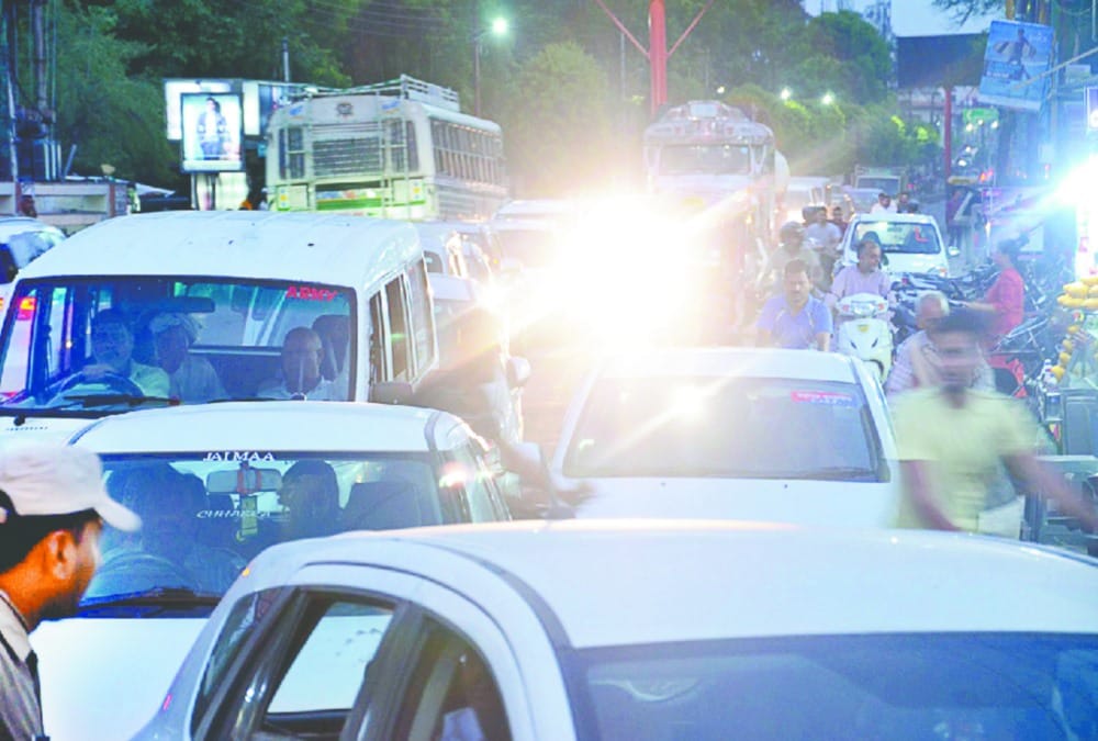 Traffic jam on weekend again in Uttarakhand Tourist rush