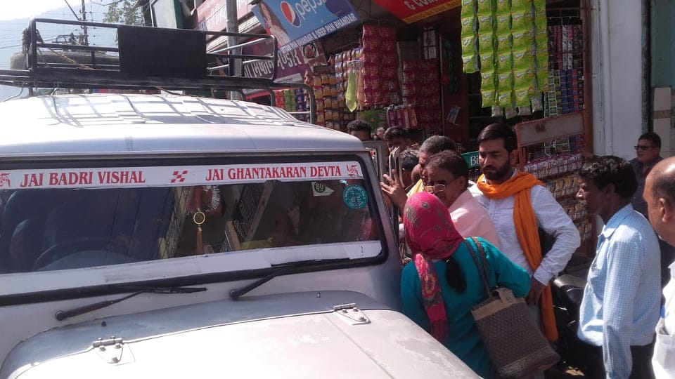 Traffic jam on weekend again in Uttarakhand Tourist rush