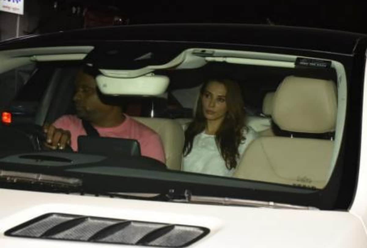 salman khan pays last respect to his friend nadeem mother look at the photos