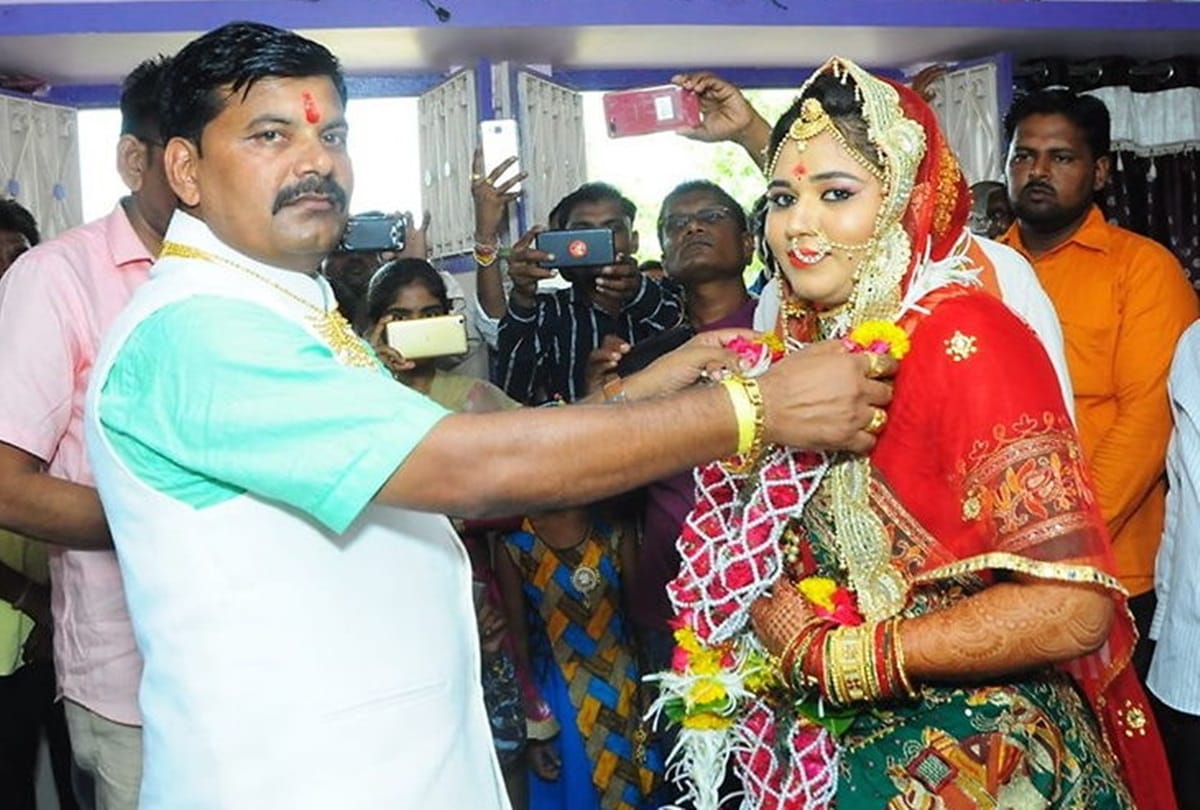 Jalpa Shankar Amaliyar Vice President Dahod BJP Unit Mahila Morcha Married with Shankarbhai Amaliyar