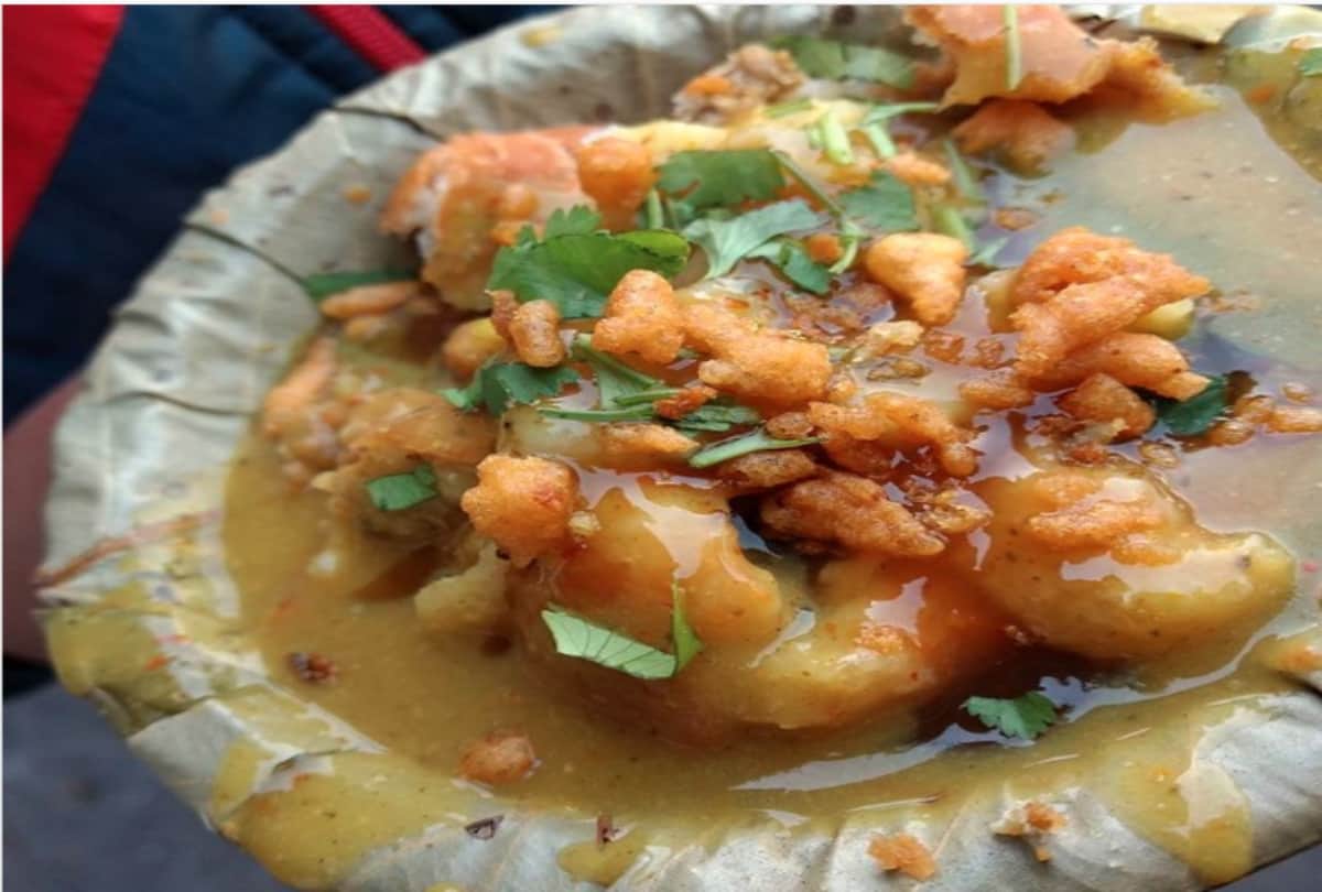 easy recipe to make cheesy moong dal kachori step by step