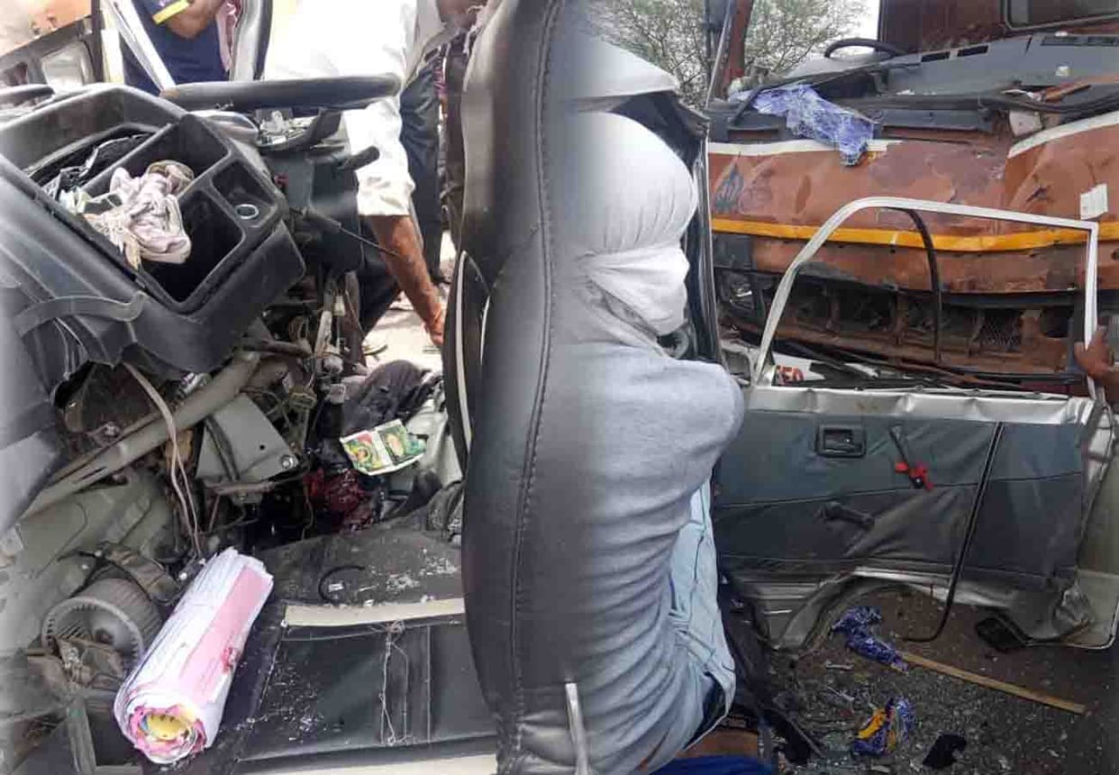 painful road accident in ghatampur, three people died and five injured