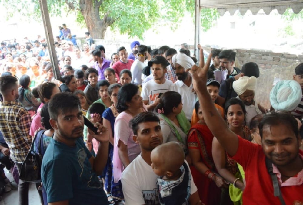 Tourist Crowd for going Mussoorie on bus stand but not get Ticket photos 