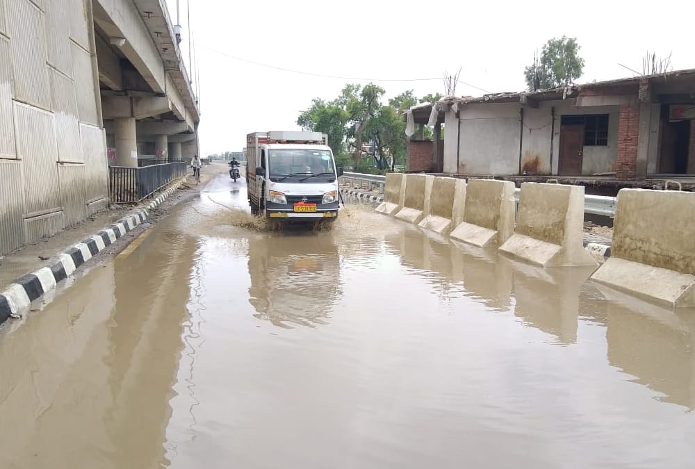 Rain in many districts in Uttar Pradesh.