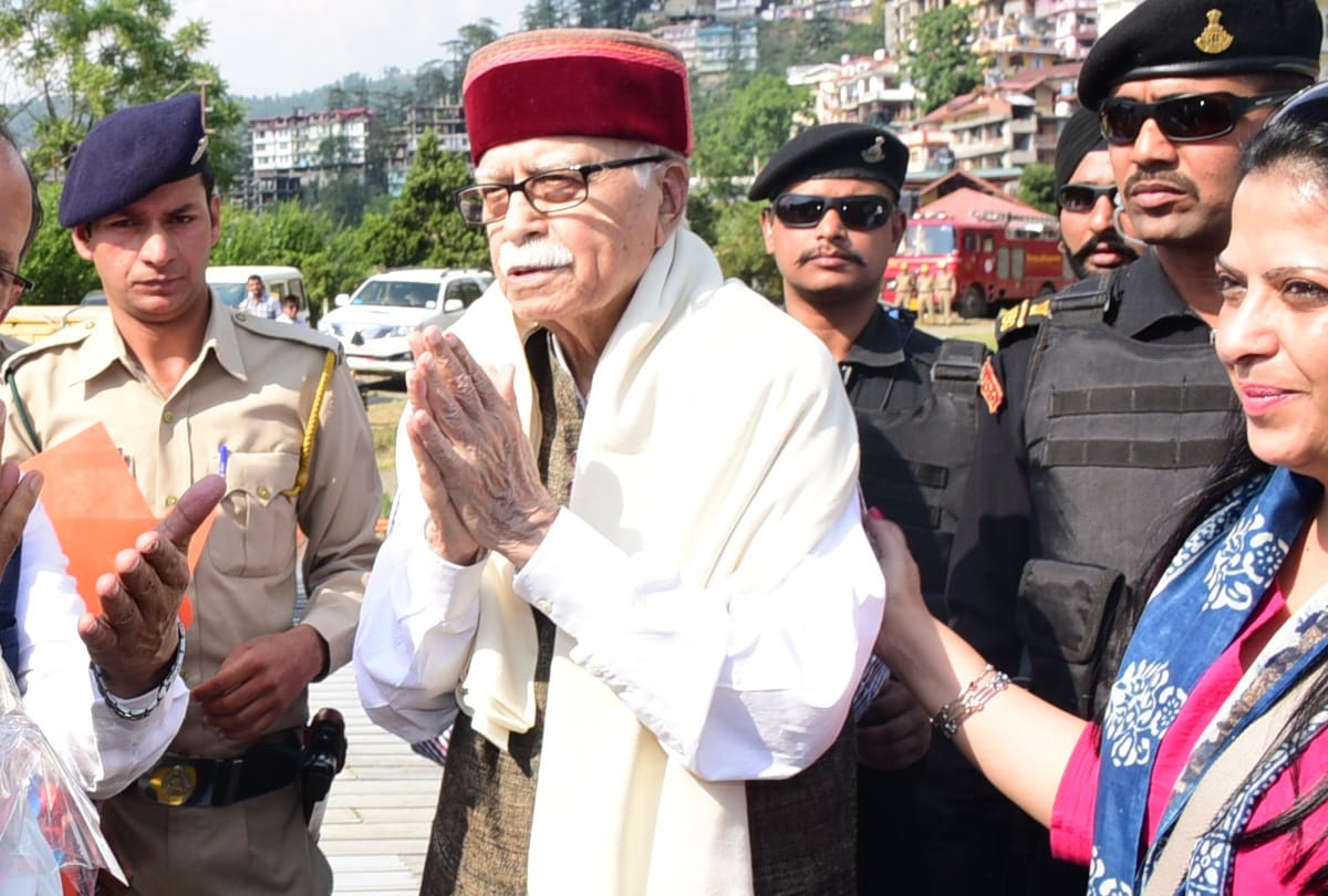 Senior BJP Leader LKAdvani visted Naldehra with Pratibha Advani