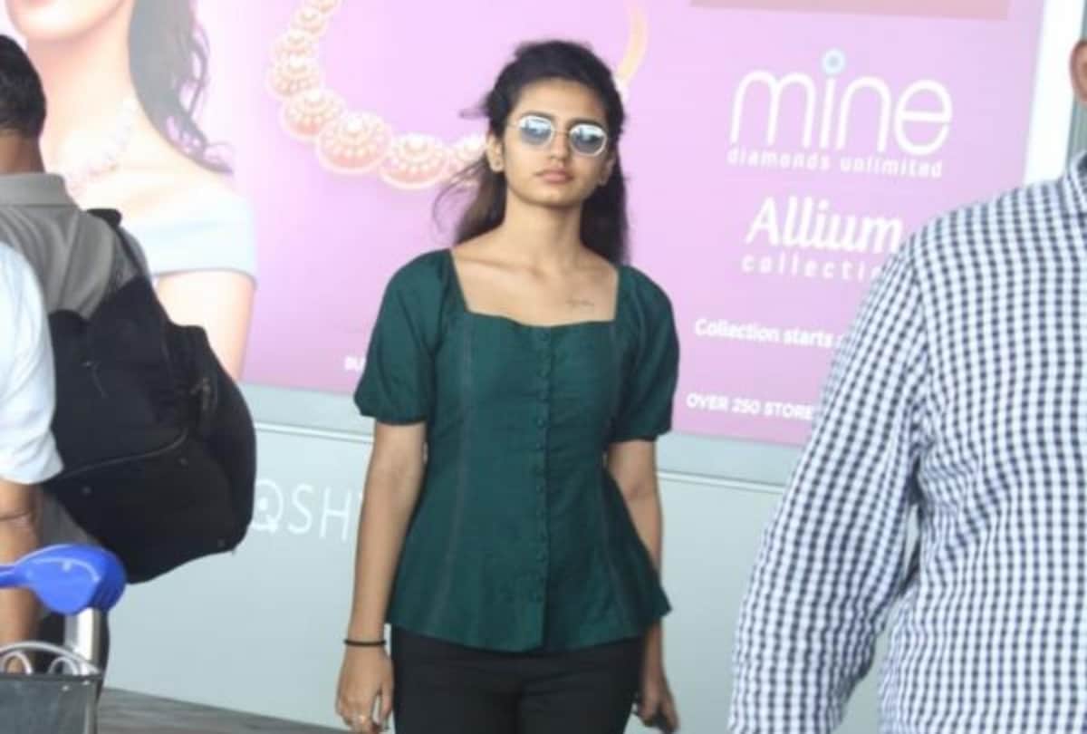 priya prakash airport look viral first time she spotted in no make up look