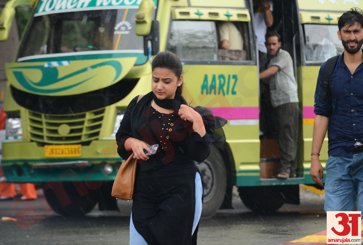 rainfall in jammu kashmir, temperature comes down