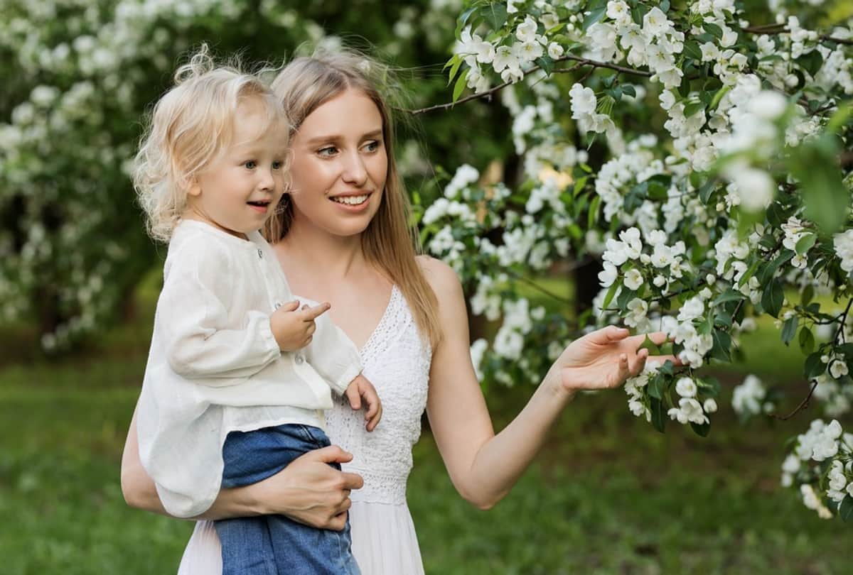 experts tells right time and age to move baby to own room