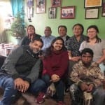 रेंजिंग चिवांग के परिवार के साथ अश्रिता शुक्ला व उनका परिवार