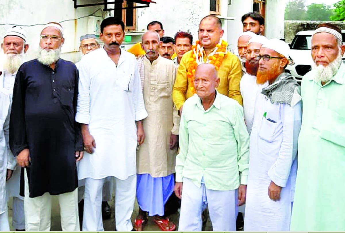 hindus donate land for graveyard in ayodhya
