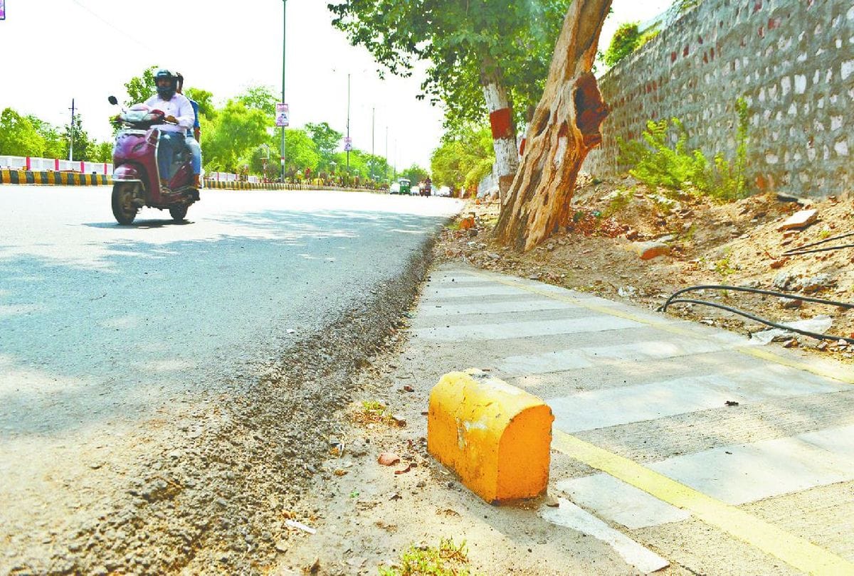 encroachment on bicycle track Agra to Etawah Lion Safari