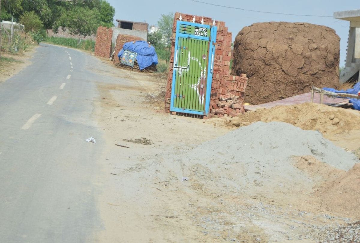 encroachment on bicycle track Agra to Etawah Lion Safari