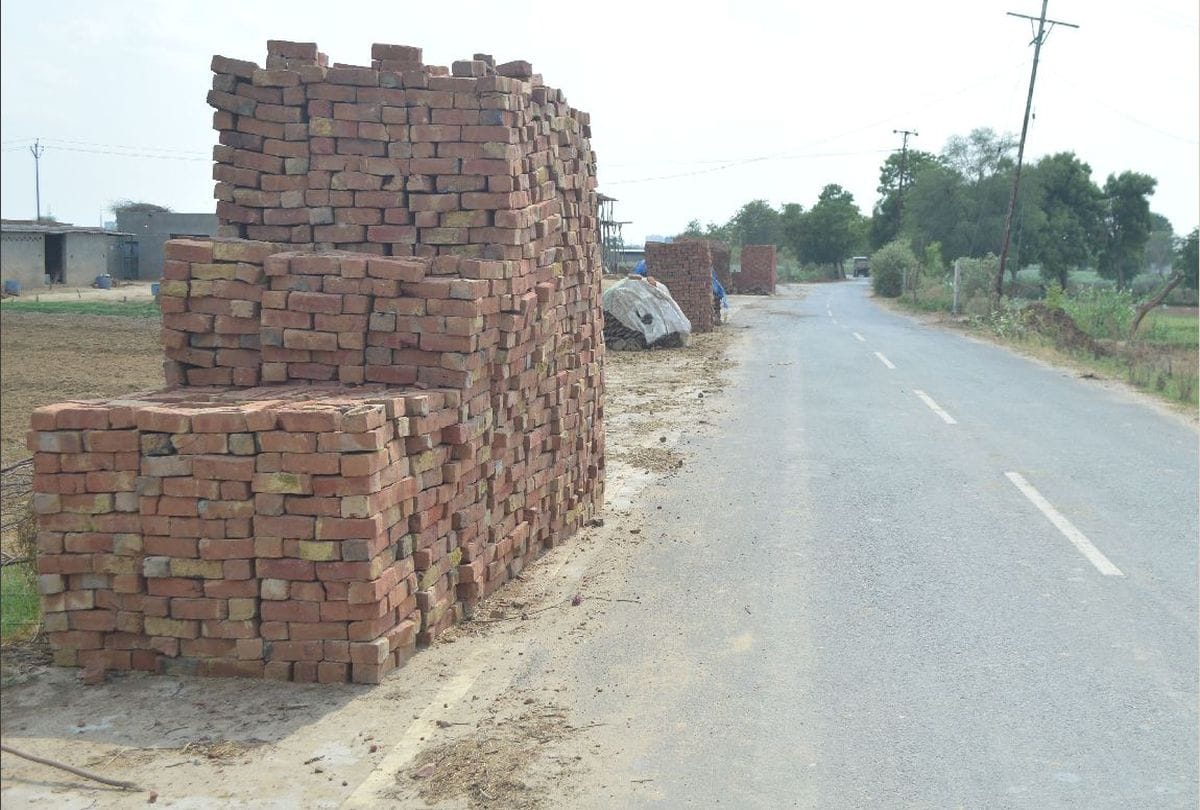 encroachment on bicycle track Agra to Etawah Lion Safari