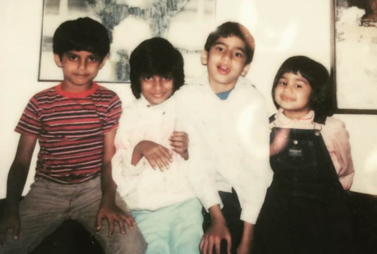 farhan akhtar share throwback picture with sister zoya akhtar and cousins