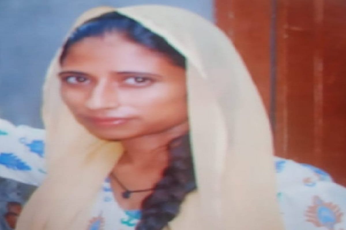A woman suicide by hanging in Shamli at Uttar Pradesh and husband arrested
