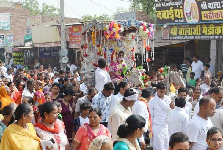 jain diksha mahotsav at sirsa, girls becomes jain Sadhvi
