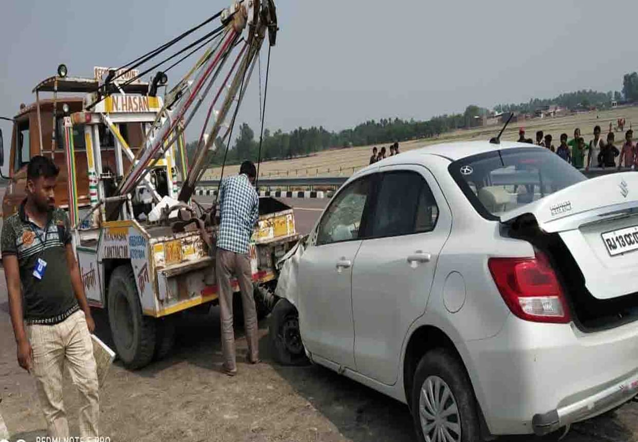 Road accident on Agra-Lucknow expressway, three people injured