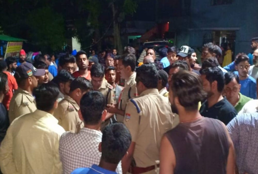 Loot from petrol pump owner after Firing in premnagar dehradun