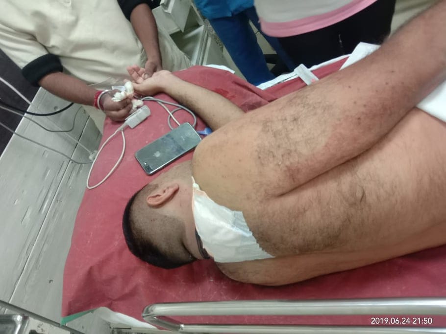 Firing and Loot from petrol pump owner in filmy style at dehradun photos 