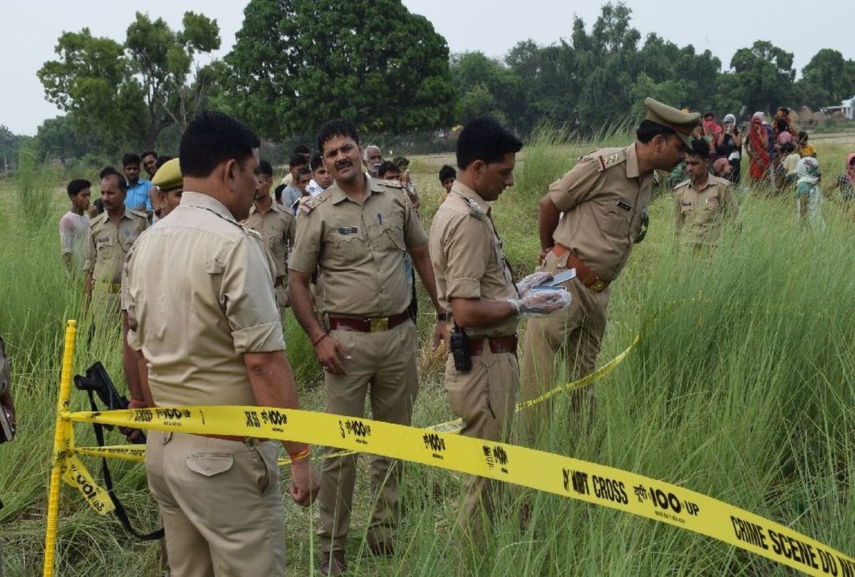 lover couple found dead in bushes outside the village in mainpuri
