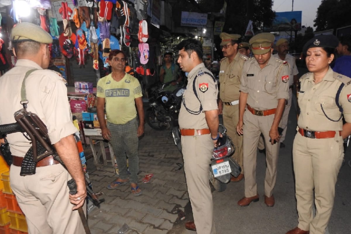 saharanpur police removes encroachment from roads