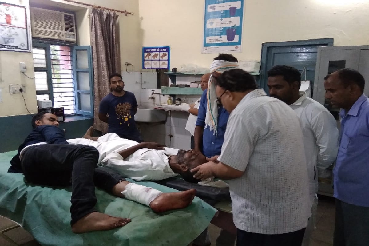 Five people including three muljim and one soldier injured in e rickshaw accident at Saharanpur